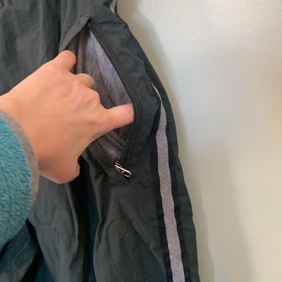 Abercrombie Thrashed Men’s Medium Wind Track Pants Joggers Lined Dark Green - Picture 4 of 8